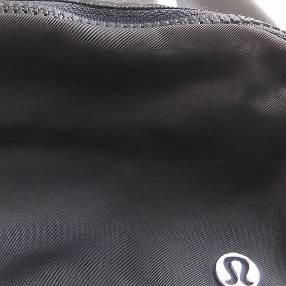 Sage Lululemon Everywhere Belt Bag - Picture 5 of 8